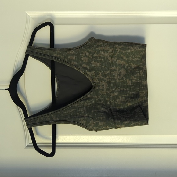 NWOT -Lululemon Power Pivot Tank *Tough Heathered PU Bronze Green Dark Olive - 6 - Picture 8 of 8